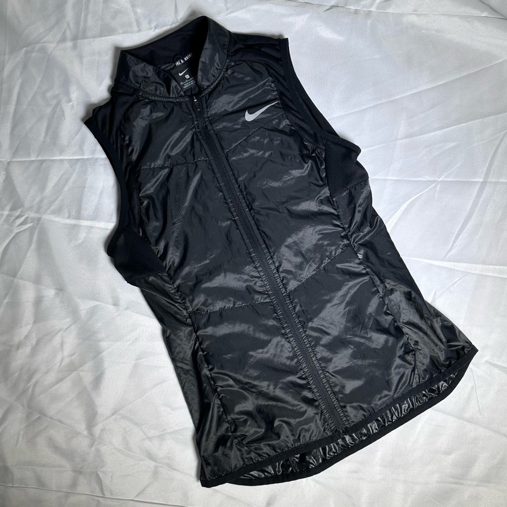 Size XS: Nike Women’s Black Running Vest Full Zip Vented